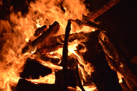 tl_files/shiatsu/Bilder/shiatsu-therapie-Feuer.JPG