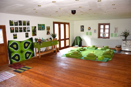 tl_files/shiatsu/Bilder/shiatsu-therapie-holz2.JPG